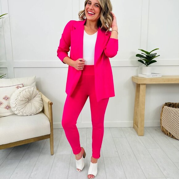 NEW! Dear Scarlett Magic Hot Pink SIZE 1X PLUS 26" Skinny Pants - NEW IN PACKAGE - Picture 2 of 6